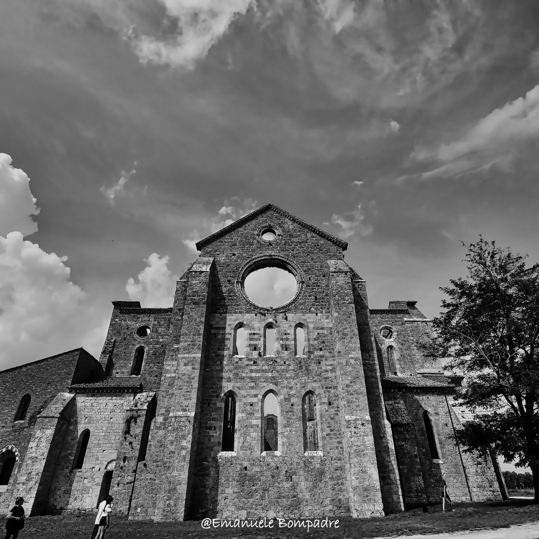 Chiusdino e l’abbazia di San Galgano: un viaggio tra storia e leggenda