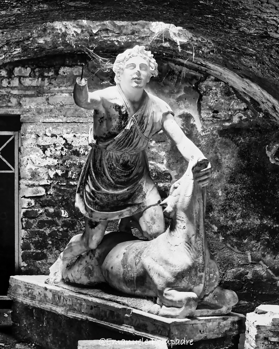 Il Mitreo delle Terme del Mitra, un viaggio nelle profondità sacre di Ostia Antica