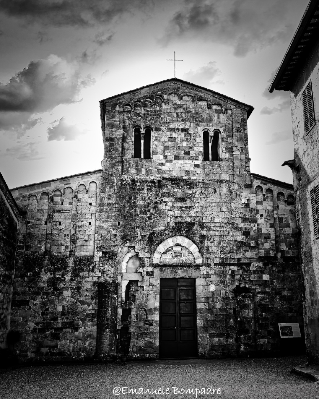 Abbadia a Isola, l’anima medievale nascosta tra le colline senesi