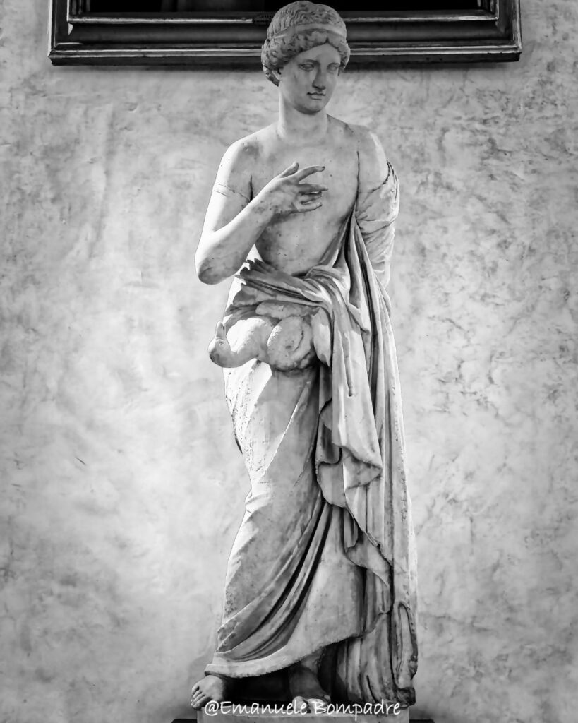 Nel cuore degli Uffizi: la bellezza enigmatica di Leda